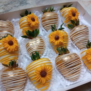 Box Golden Sun – Fresas Doradas & Elegancia Floral
